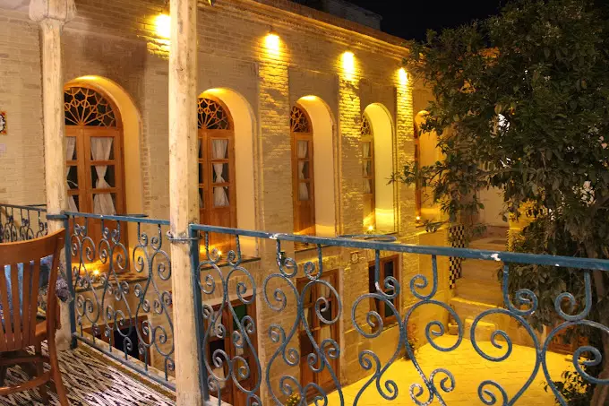 هتل هشت گنج